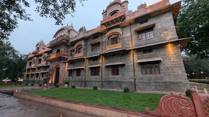 Side facade with traditional balconies